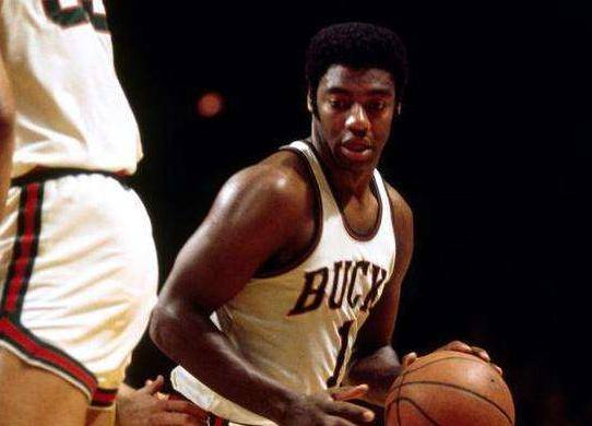 武汉女足亚冠赢球，没想到浦和红钻女足主教练因此而下课.